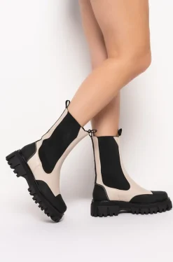 Genevieve- Lug Boot
